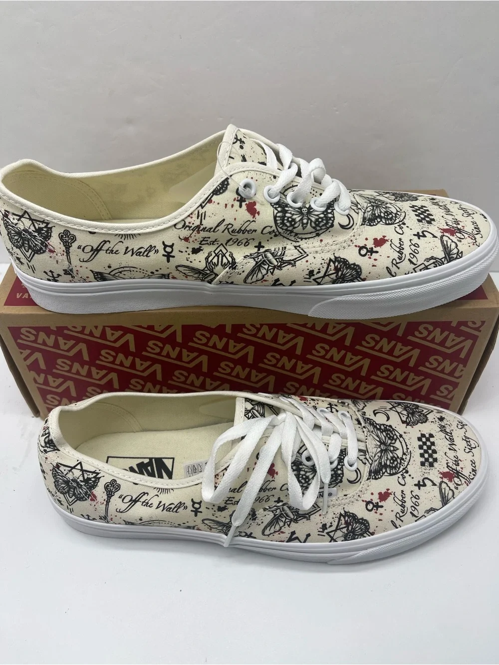 Vans Men’s Autentic Butterfly Journal Marshmallow
VN0A5KS9KIG Sneakers
Tattoo - Picture 2 of 16